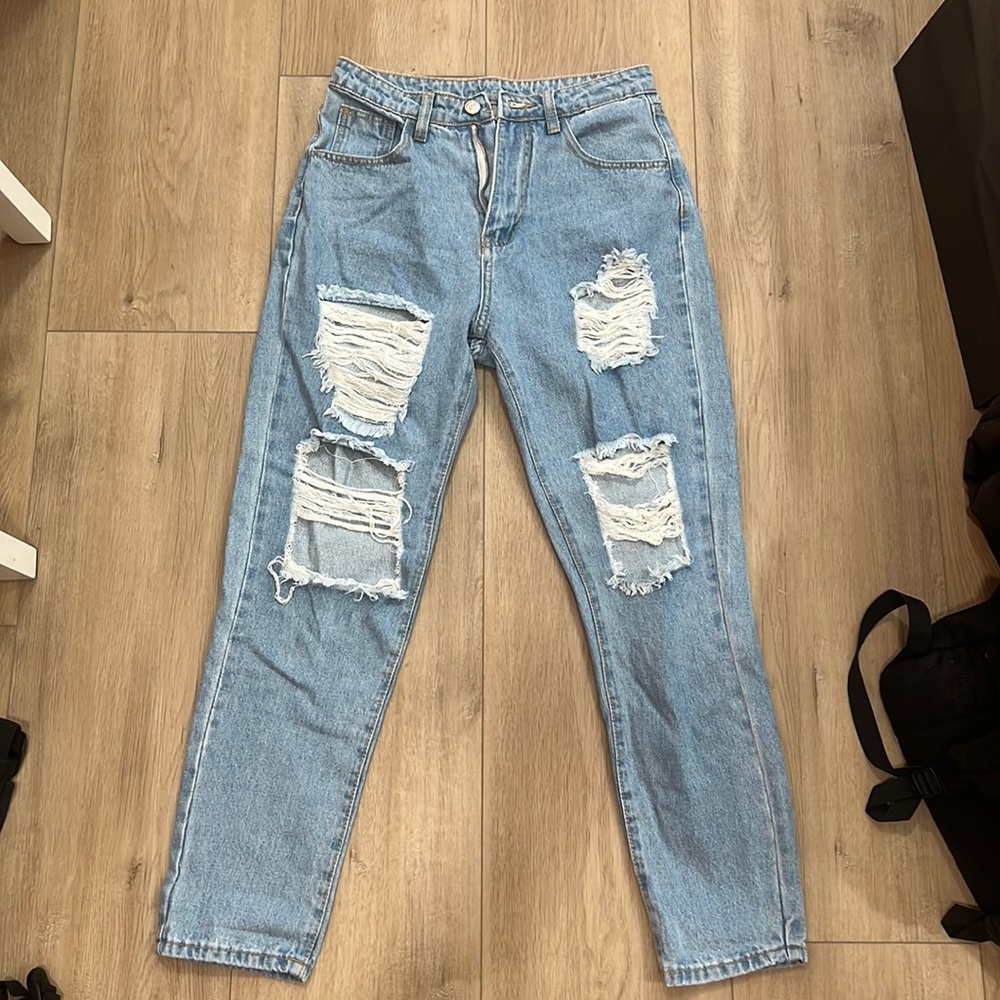 light washed ripped jeans XS (SHEIN)